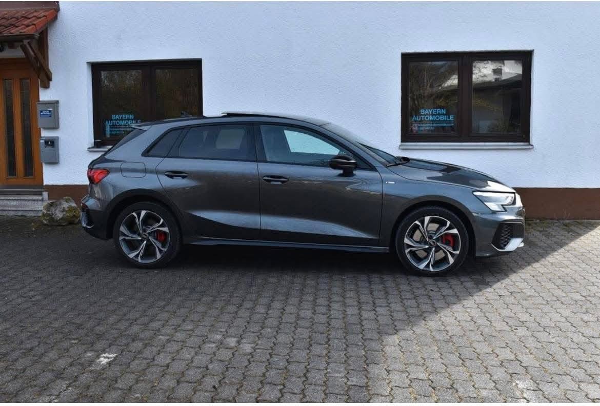 Audi Audi A3 Sportback 45 TFSI e S-Line Matrix Pano HUD Cockpit – 245ch – Hybride 2022