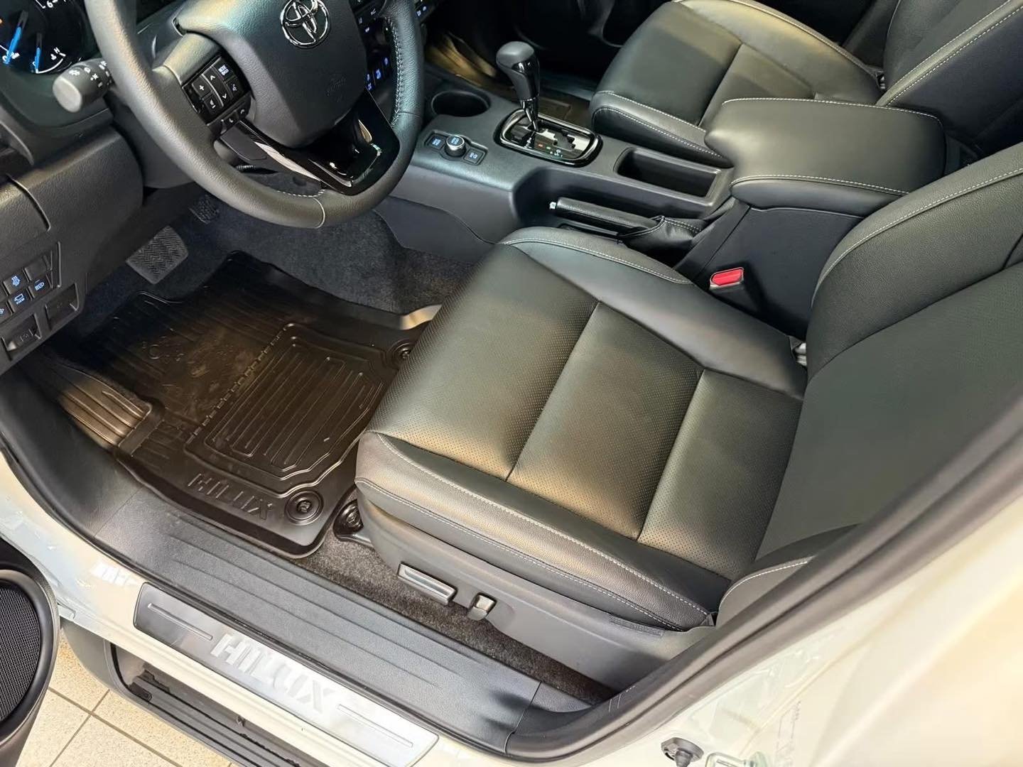 Toyota Toyota Double Cab Invincible Mild Hybrid 360 – JBL 2026